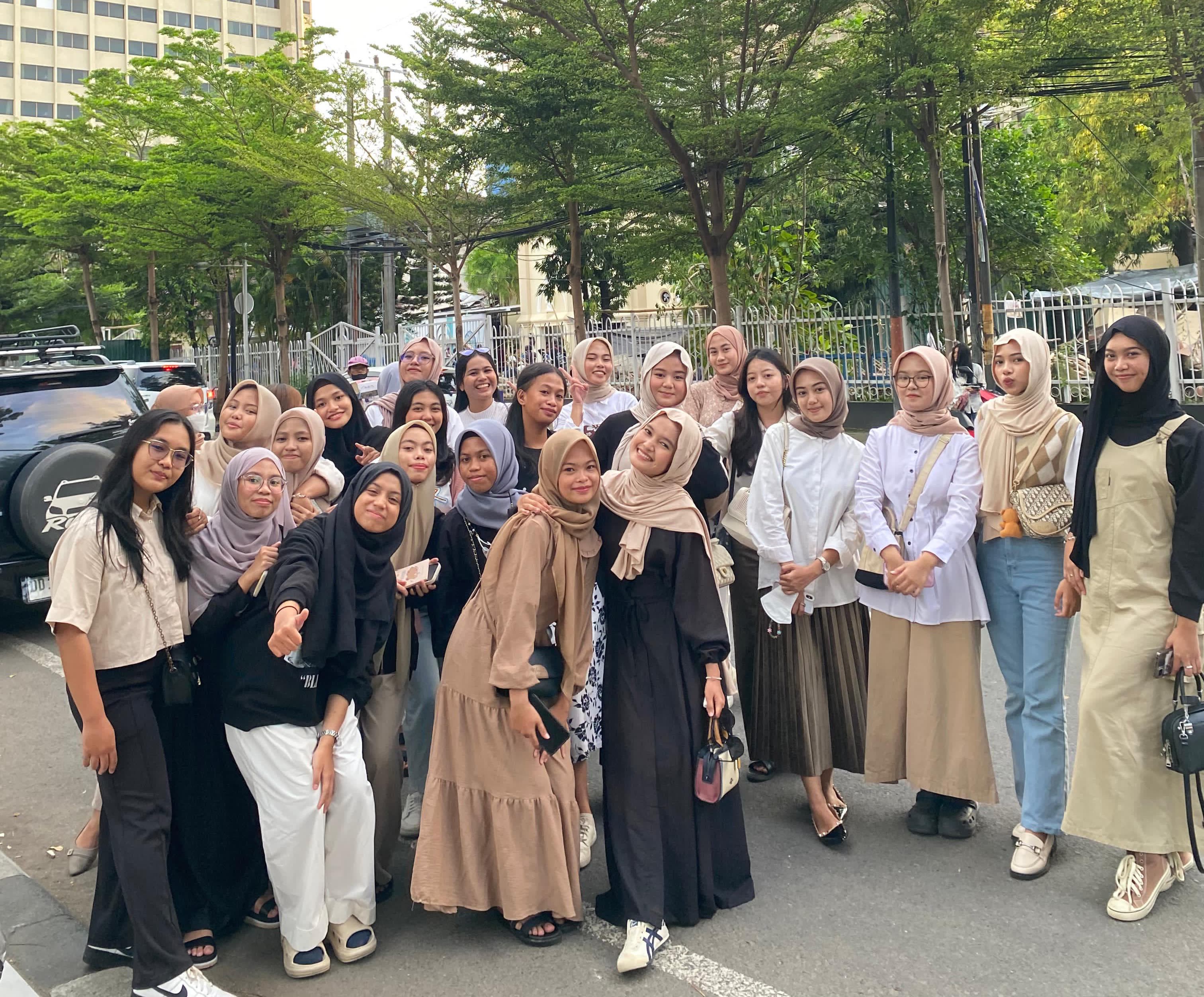 Breakfasting and Social Service